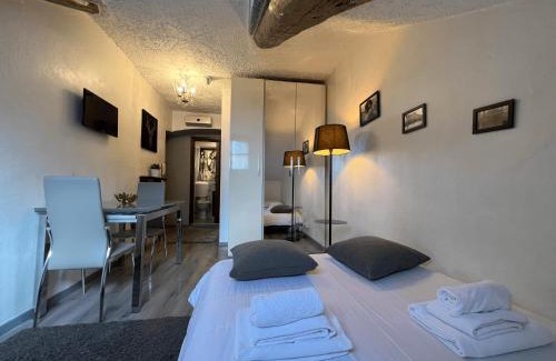 Historic Centre Apartment | Porta Nuova Attic room
