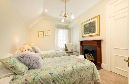 Albury House | Porters Cottage Classic