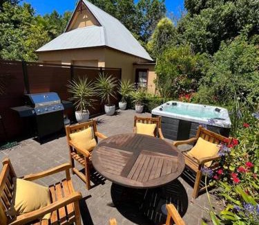 Albury House | Porters Cottage Classic