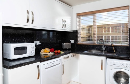 Porthtowan Cabin | Porthtowan Lodge eco-home, short walk to beach and coastal path.