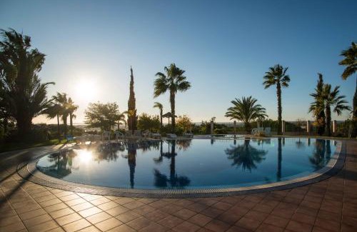 Penina House | Portimao Elegant House With Pool by Homing
