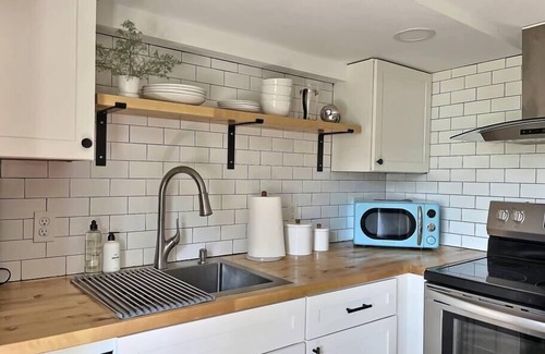 Back Cove Apartment | Portland Back Cove Hideaway-1 BR- With Patio
