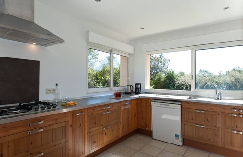San-Gavino-di-Carbini House | Porto-Vecchio. Villa for 8 to 10 people 10 minutes from the beach.
