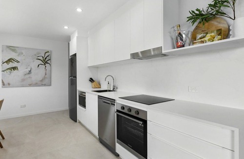 Noosa Heads Apartment | Portofino 8 - BEACHFRONT COMPLEX STUNNINGLY RENOVATED PENTHOUSE