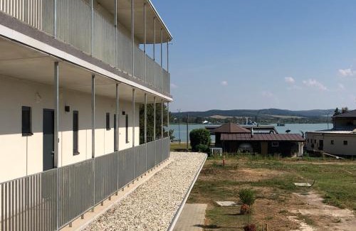 Clutihany Apartment | Portside Apartman