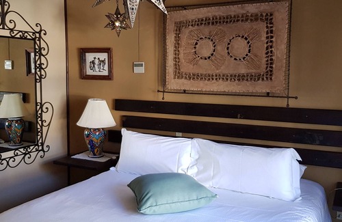 Esterito Hotel | Posada De Las Flores La Paz