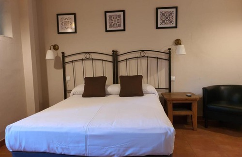 Cercedilla Hotel | Posada Peña Pintada by Vivere Stays