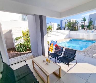 Pervolia Villa | Poser Beach Villa With Private Pool And BBQ