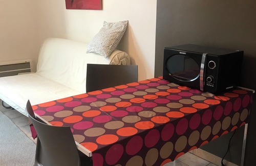 Gembloux Apartment | Posez vos Valises: Fonctionnel, Pratique et Lumineux
