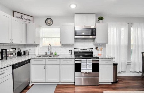 Washington Ave./ Memorial Park House | Posh HTX Getaway - Near downtown