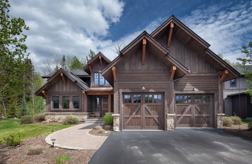 Whitefish Apartment | Posh Multi-Level Retreat w/Preserve Views, BBQ, Kid’s Playroom