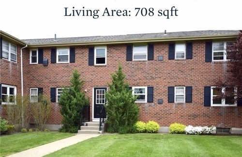 Fifth Ward Apartment | Posh Newport Retreat Free Parking Walk to Downtown and Mansions