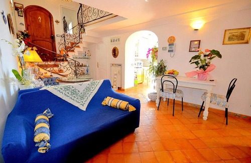Chiesa Nuova House | Positano Villa Sleeps 3 Air Con WiFi