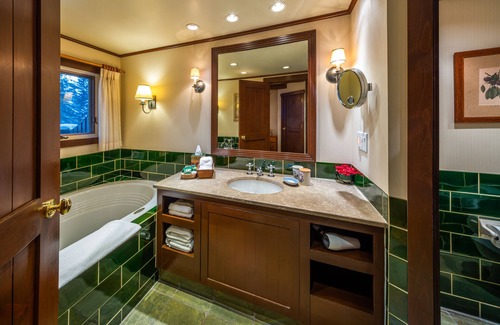 Lake Louise Hotel | Post Hotel & Spa