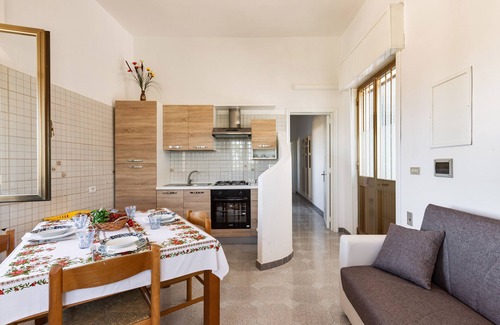 Posto Rosso Apartment | Posto Rosso - Trilo PP 1 by BarbarHouse