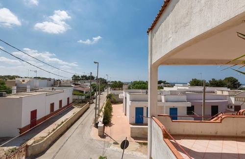 Posto Rosso Apartment | Posto Rosso - Trilo PP 1 by BarbarHouse