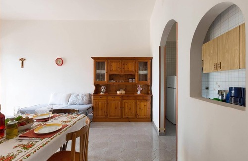 Posto Rosso Apartment | Posto Rosso - Trilo PP 2 by BarbarHouse