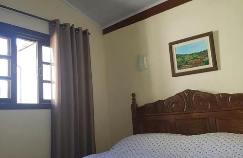 Sao Pedro da Serra Hotel | Pousada Lírio do Campo