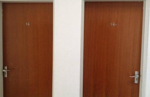 Enseada Hotel | Pousada Parque Suites - Estacionamento e Piscina