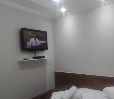 Aparecida House | Pousada Quarto Casal com ar,frigobar, garagem