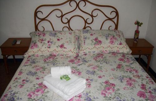 Campo Alegre Hotel | Pousada Ypê Amarelo
