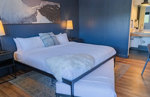 Winter Park Hotel | Powder Hound, Gravity Haus Winter Park, Ideal Skier’s Retreat, Gym Access