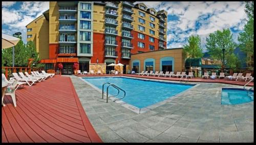 Whistler Village Apartment | Powder's Edge by LaTour Hotels and Resorts