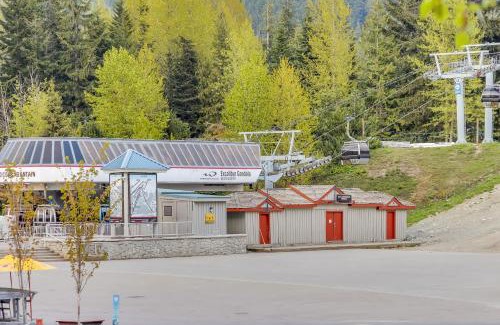 Whistler Village Apartment | Powder's Edge by LaTour Hotels and Resorts