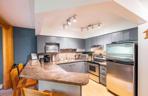 Blackcomb House | Powderhorn by Outpost Whistler