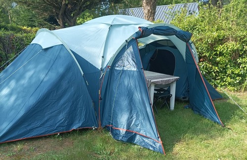 Plestin-les-Greves Cabin | Près des Plages, vue mer en Pleine Nature, Tente 3 Chambres Prête a L'emploi