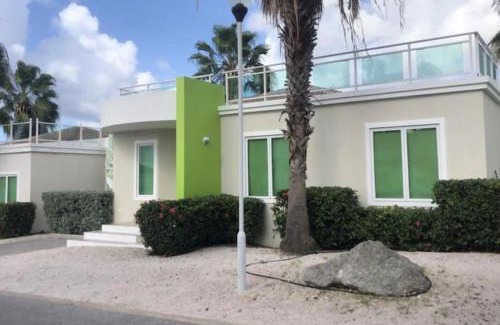 Piscadera House | Prachtige bungalow/schitterend uniek uitzicht over baai en oceaan