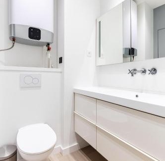 14th Arrondissement Apartment | Practical Studio, Montparnasse