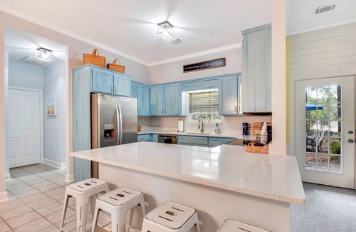 St. Simons Island House | Practically perfect! Quiet mid-island beach retreat, centrally located to all!