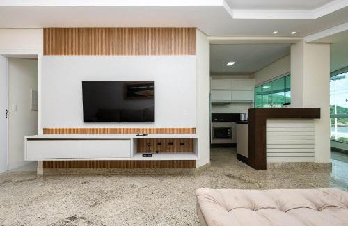 Quatro Ilhas Apartment | Praia de Fora 101 – Lindo Apartamento com Vista Panorâmica para o Mar na Praia de Quatro Ilhas.