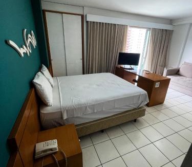 Praia do Canto Apartment | Praia do Canto Apart Hotel - Apto 405 - Varanda Lateral com Vista Mar