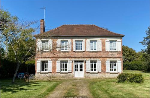 La Chapelle-du-Bois-des-Faulx Villa | Presbytère du 19e siècle