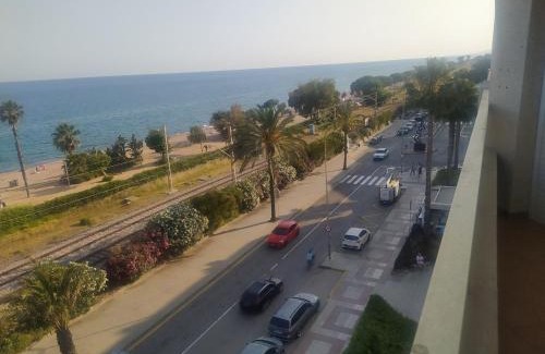 Pineda de Mar Apartment | Precioso apartamento en primera linea de mar Beautiful apartment on the first line of the sea