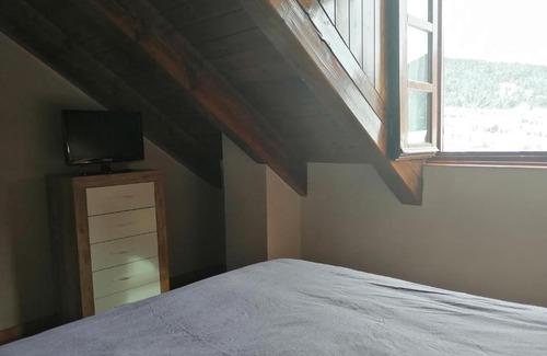 Taull Apartment | Precioso triplex con jardín y Wifi Puig Falcó 1