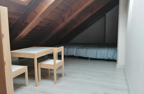 Taull Apartment | Precioso triplex con jardín y Wifi Puig Falcó 1