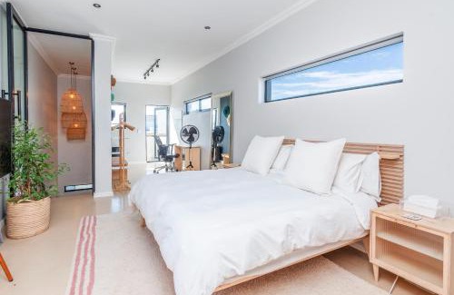 Bloubergstrand Apartment | Precious Villa - With Uninterrupted Power Supply
