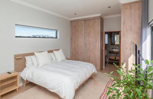 Bloubergstrand Apartment | Precious Villa - With Uninterrupted Power Supply