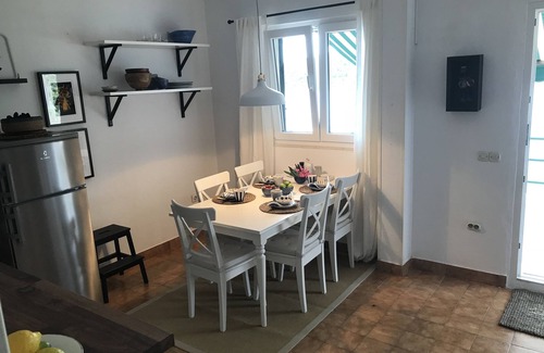 Vinisce House | Prefekt läge med egen brygga o härliga uterum.