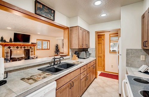Lakeside Village Condo | Premier 2BR/2BA in Lakeside Village by RedAwning