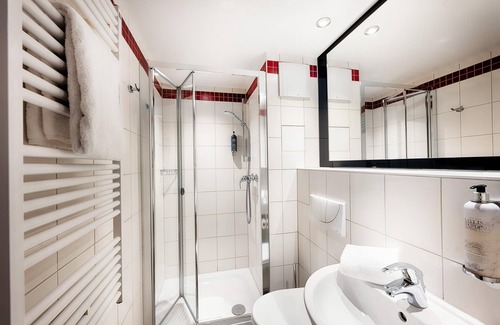 Neukoelln Hotel | Premier Inn Berlin City Süd
