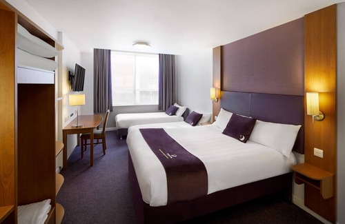 Colchester Hotel | Premier Inn Colchester - Cowdray Avenue