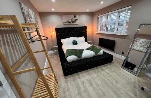 Middleton House | Premier inn comfort mattresses - sleeps 6