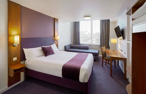 Central Milton Keynes Hotel | Premier Inn Milton Keynes Central - Xscape