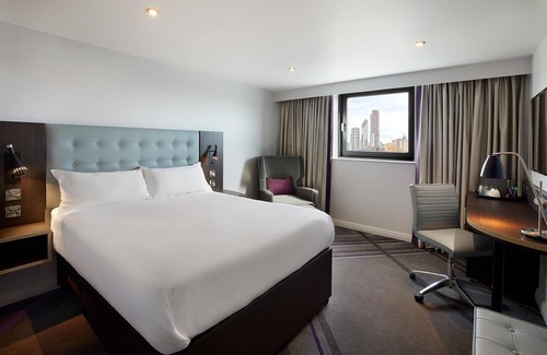 Central Milton Keynes Hotel | Premier Inn Milton Keynes Central - Theatre District