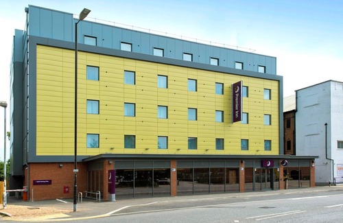 Newbury Hotel | Premier Inn Newbury Town Centre (London Road)