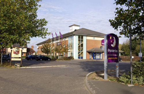 Reading Hotel | Premier Inn Reading - Caversham Bridge